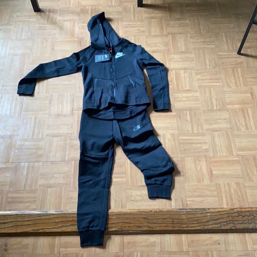 Kids NIKE TECH SUIT SIZE L BLACK
